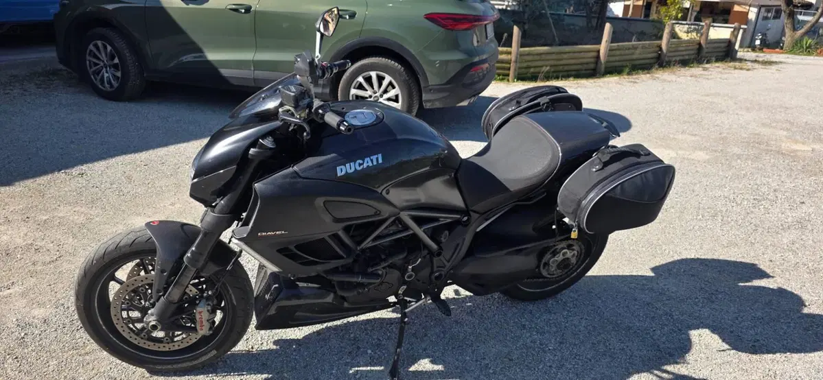 Ducati Diavel 1200 Carbon (2010 - 13) (6)