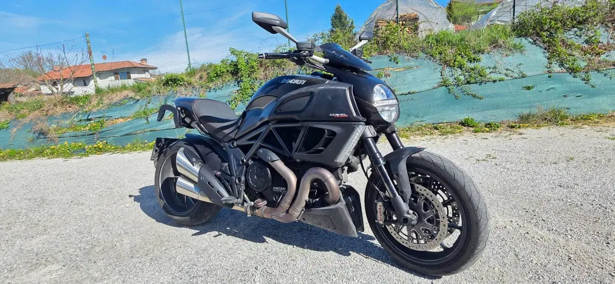 Ducati Diavel 1200 Carbon (2010 - 13) (8)