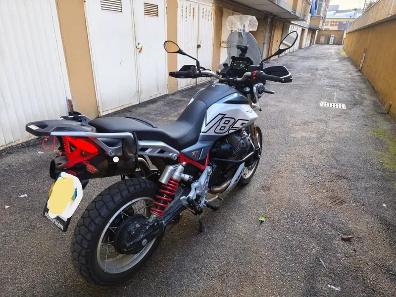 Moto Guzzi V85 TT (2024 - 26)