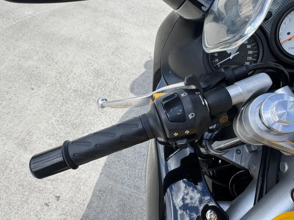 Suzuki SV 650 S (1999 - 02) (3)