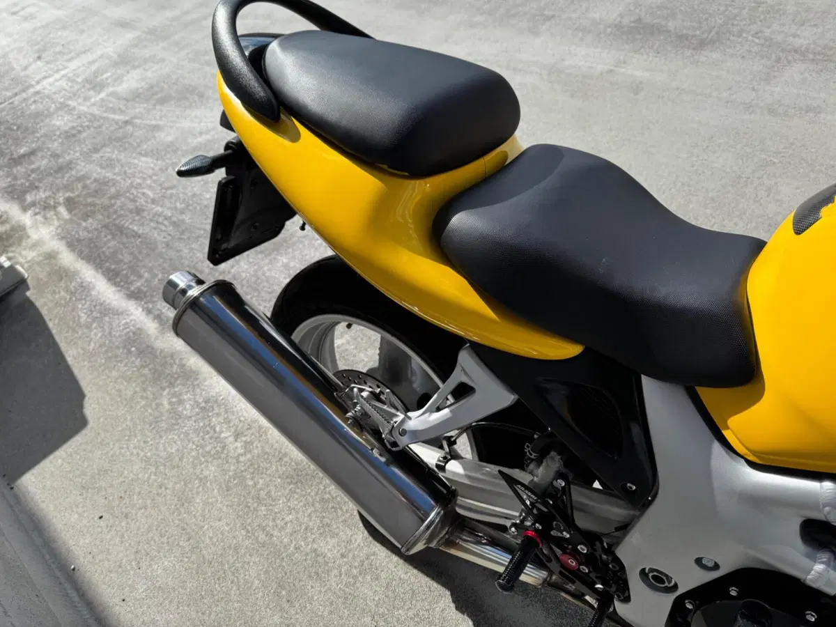 Suzuki SV 650 S (1999 - 02) (9)