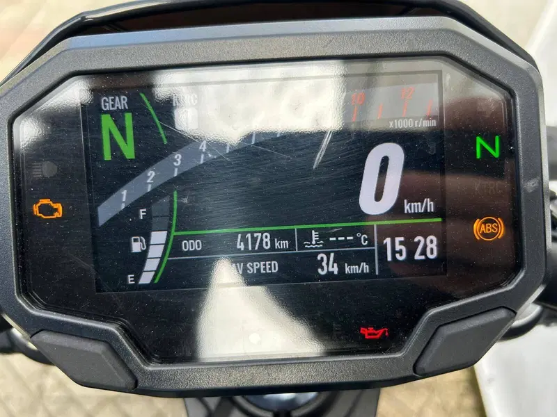 Kawasaki Z 650 (2025 - 26) (4)