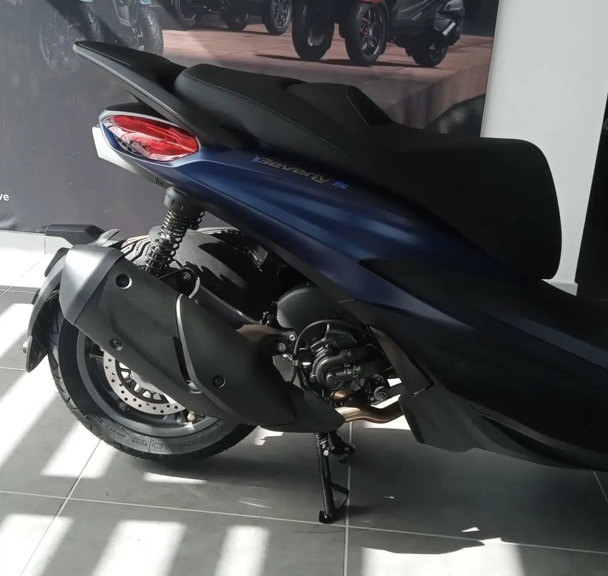Piaggio Beverly 310 S (2025 - 26) (12)