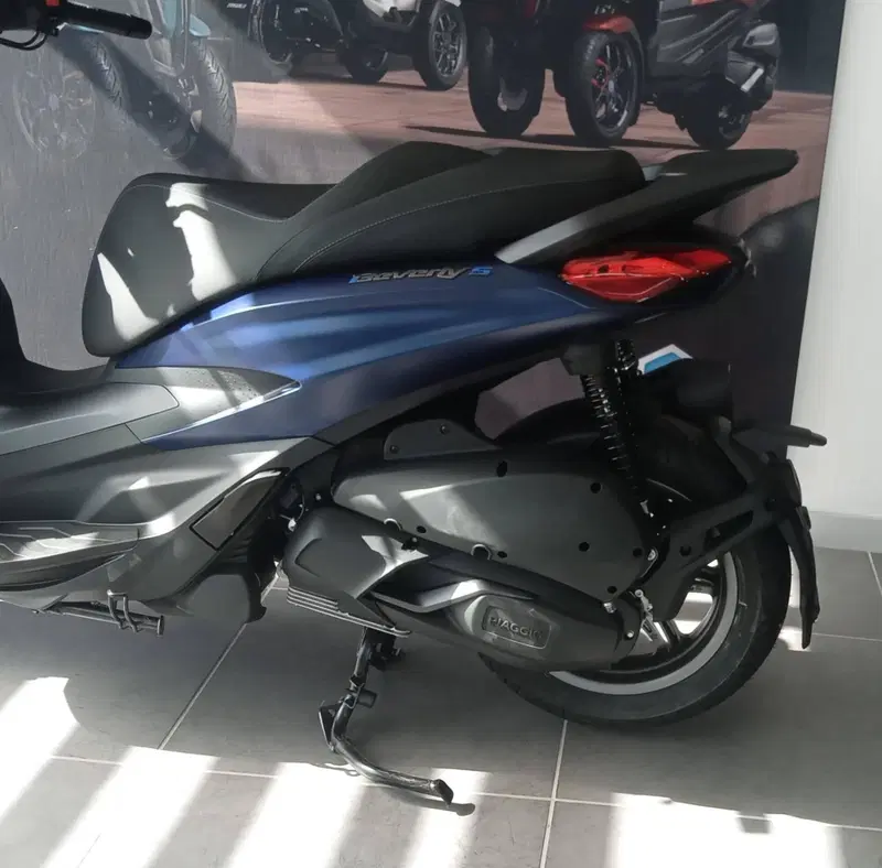 Piaggio Beverly 310 S (2025 - 26) (14)