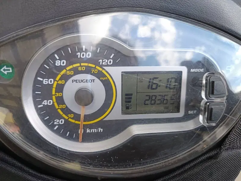 Peugeot Tweet 125 (2010 - 14) (2)