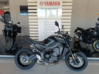 Yamaha MT-09 (2021 - 23) usata