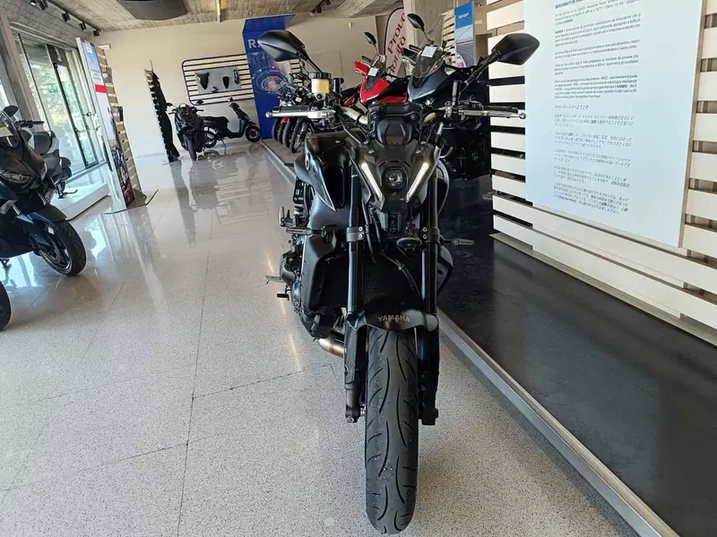 Yamaha MT-09 (2021 - 23) (2)