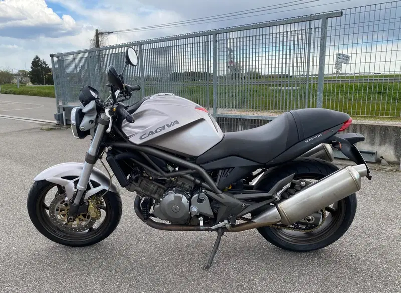 Cagiva Raptor 1000 (2000 - 05) (2)