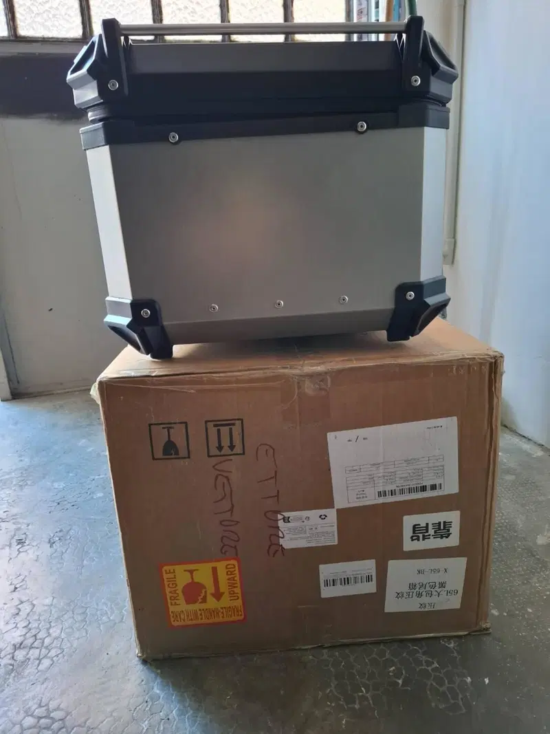 vendo bauletto 65 litri nuovi ancora imballato 100 % (3)