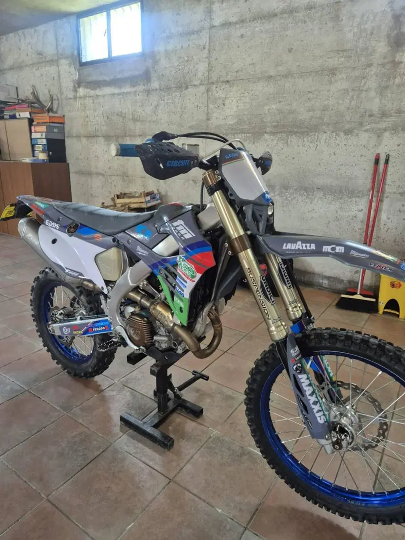 Tm Moto EN 300 ES Fi 4T TM Corse (2025) (4)