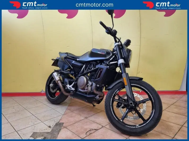 Husqvarna Svartpilen 701 (2019) (3)