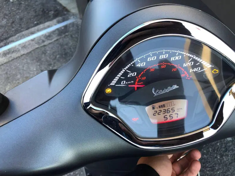 Vespa GTS 300 Super Hpe (2018 - 19) (6)