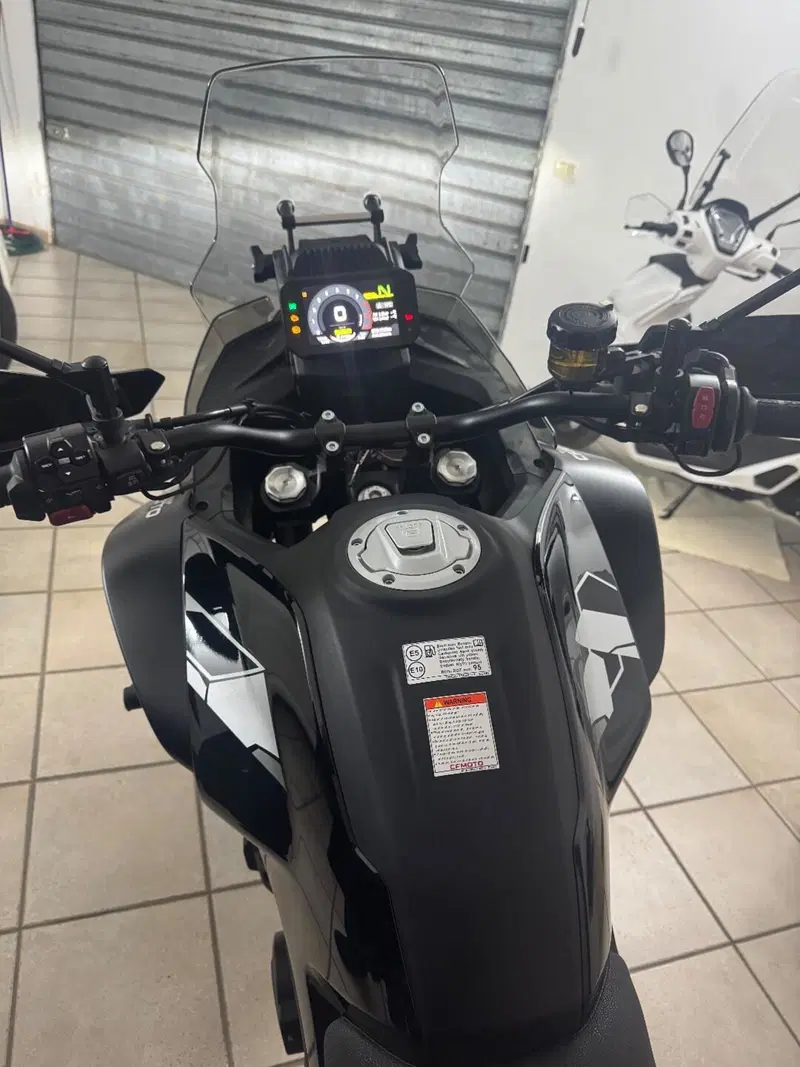 CFMOTO 700MT Adventure (2025 - 26) (4)