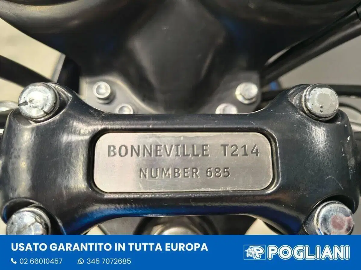 Triumph Bonneville T214 (2015) (7)