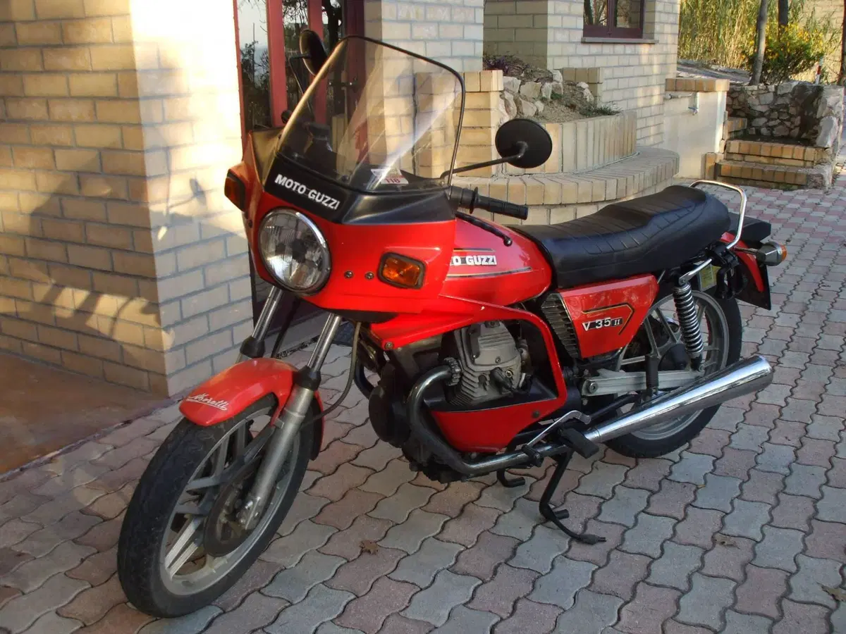 Moto Guzzi V35 II