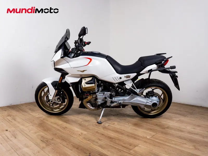 Moto Guzzi V100 Mandello (2022 - 24) (5)
