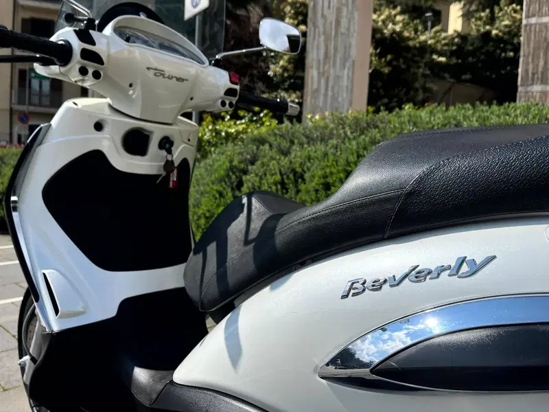 Piaggio Beverly 300 i.e. (2010 - 16) (12)