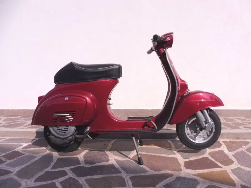 Piaggio Vespa 50 R (3)