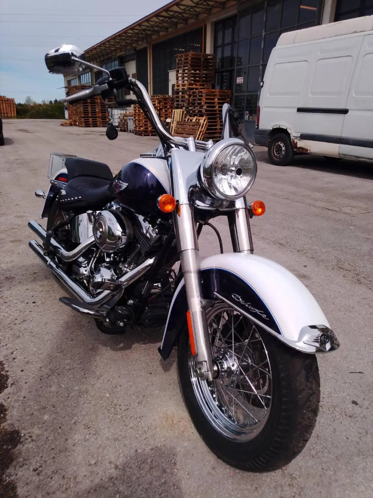 Harley-Davidson 1584 Deluxe (2007 - 08) - FLSTN (3)