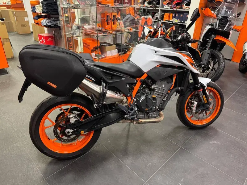 KTM 890 Duke R (2020)