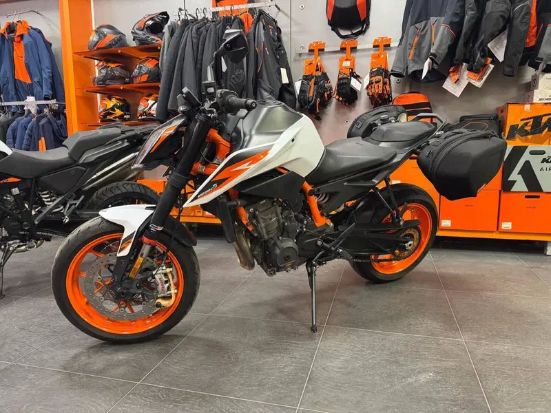 KTM 890 Duke R (2020) (2)