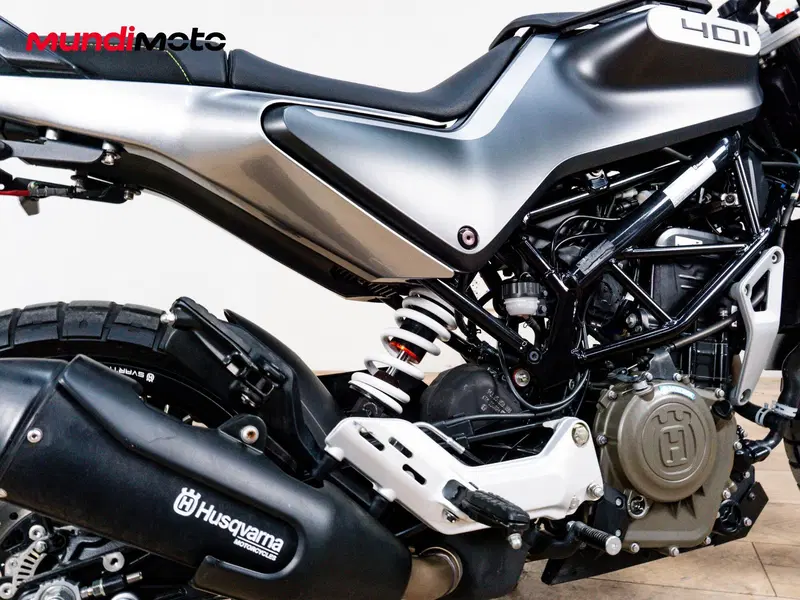 Husqvarna Svartpilen 401 (2018 - 19) (4)