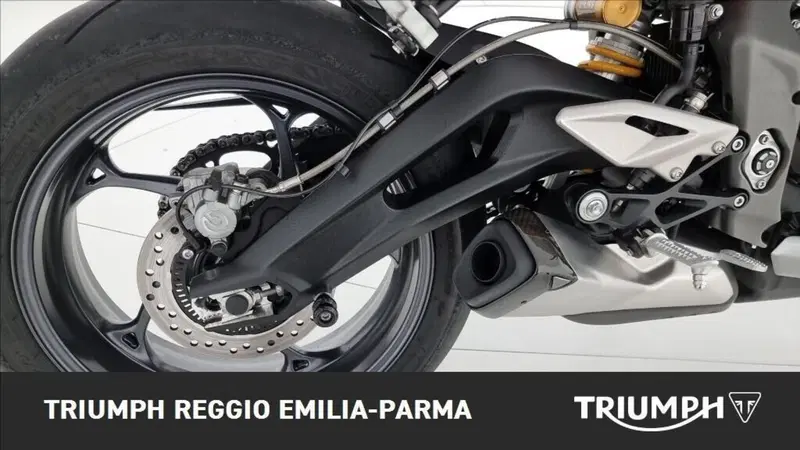 Triumph Street Triple RS (2020 - 22) (16)