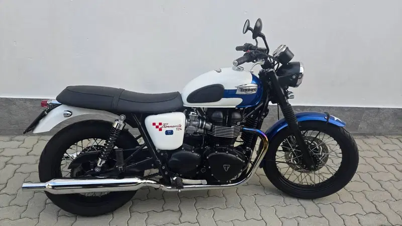 Triumph Bonneville T214 (2015) (2)