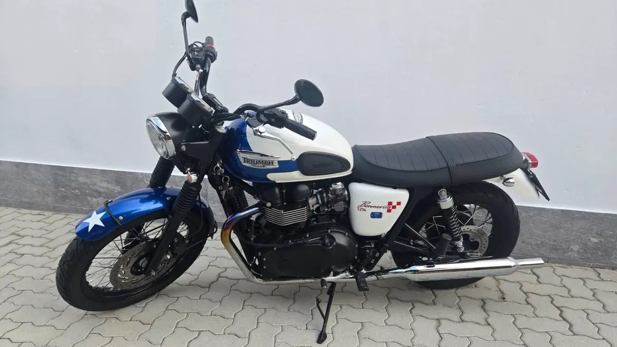Triumph Bonneville T214 (2015) (4)