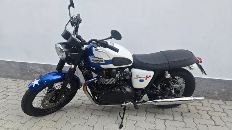 Triumph Bonneville T214 (2015) (4)
