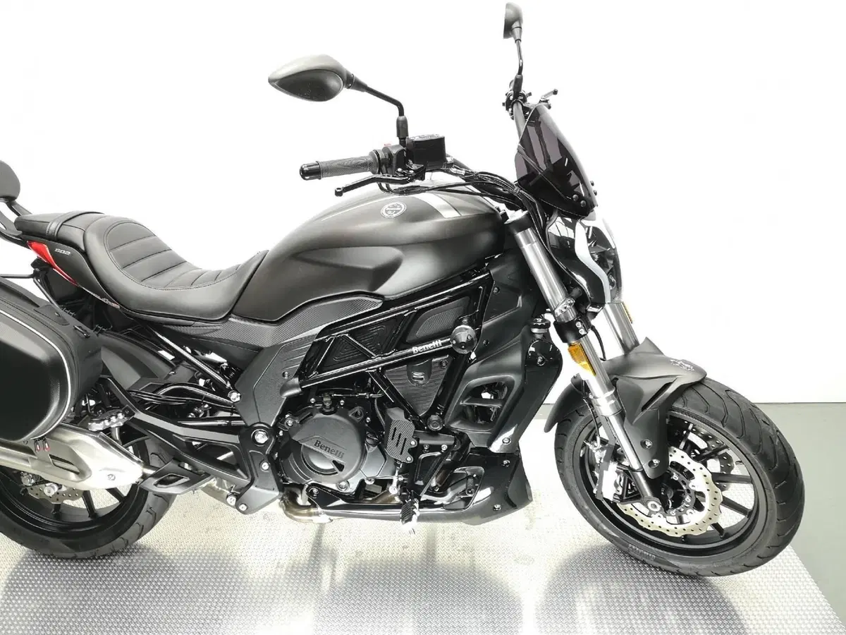 Benelli 502 C (2021 - 25) (10)
