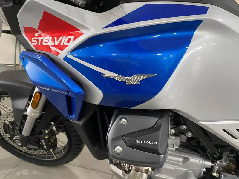 Moto Guzzi Stelvio Duecento Tributo (2025 - 26) (5)
