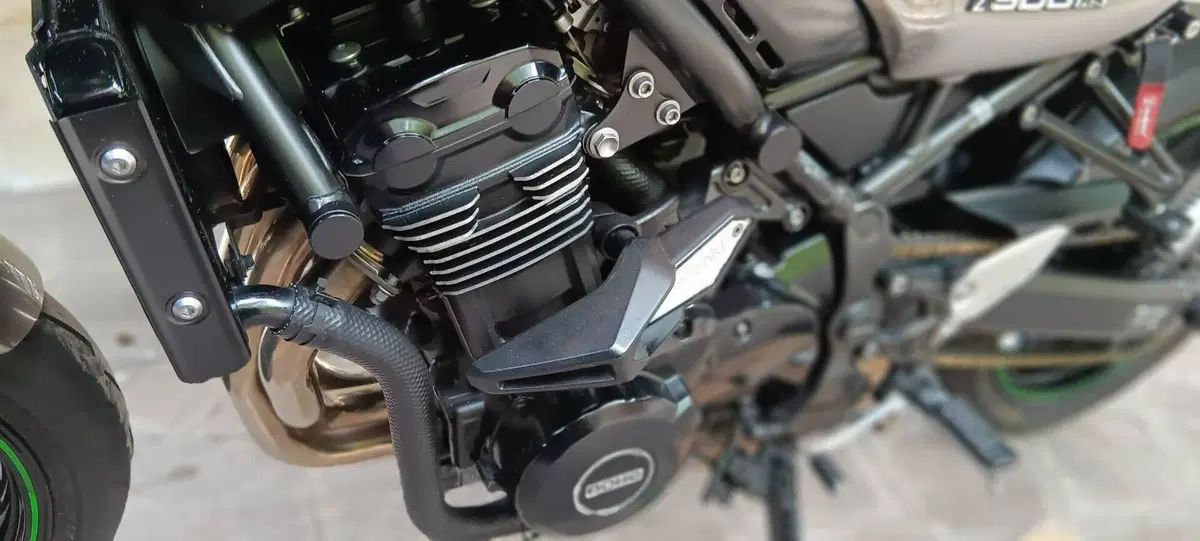Kawasaki Z 900 RS Cafè Performance (2020 - 21) (16)
