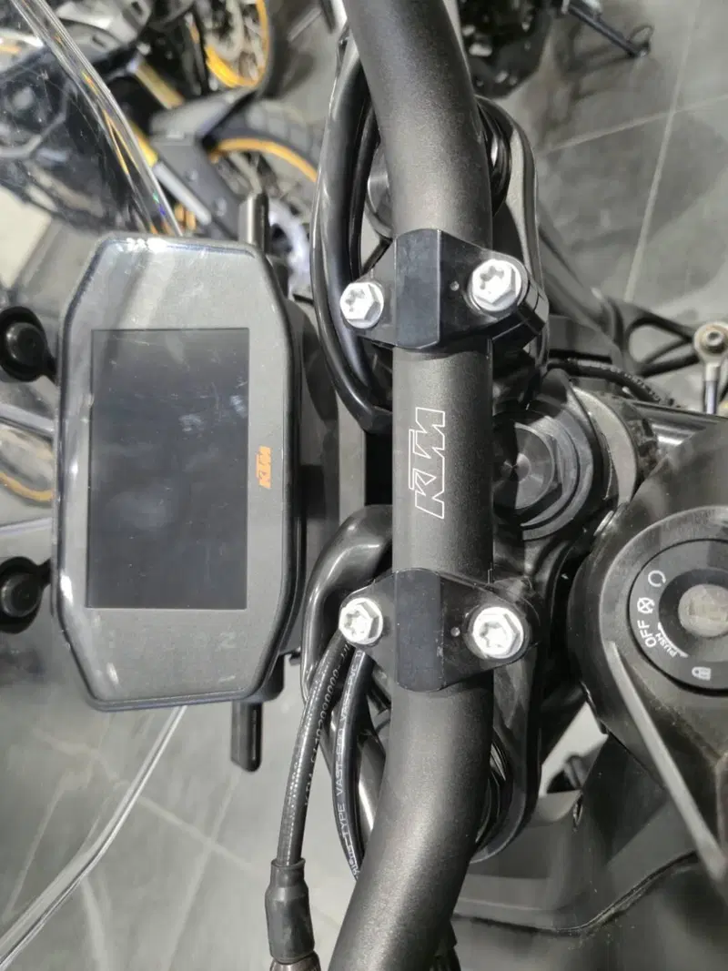 KTM 890 Duke (2021 - 23) (8)