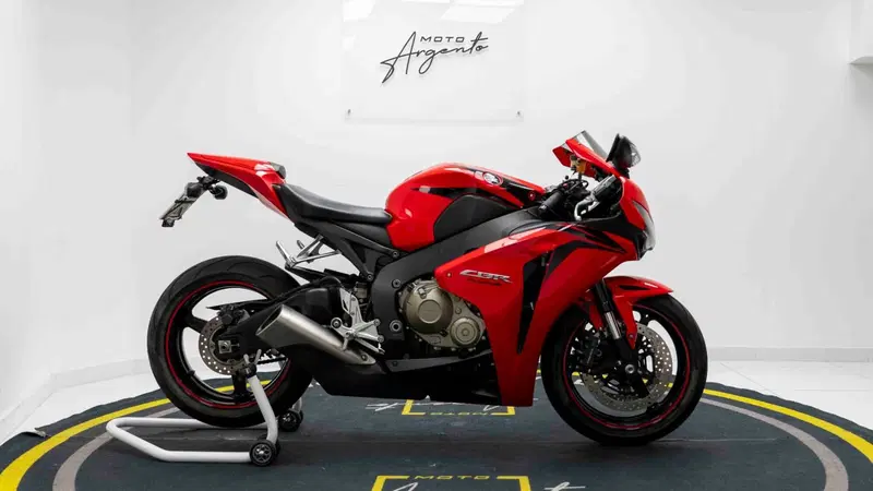 Honda CBR 1000 RR Fireblade (2008 - 11) (2)
