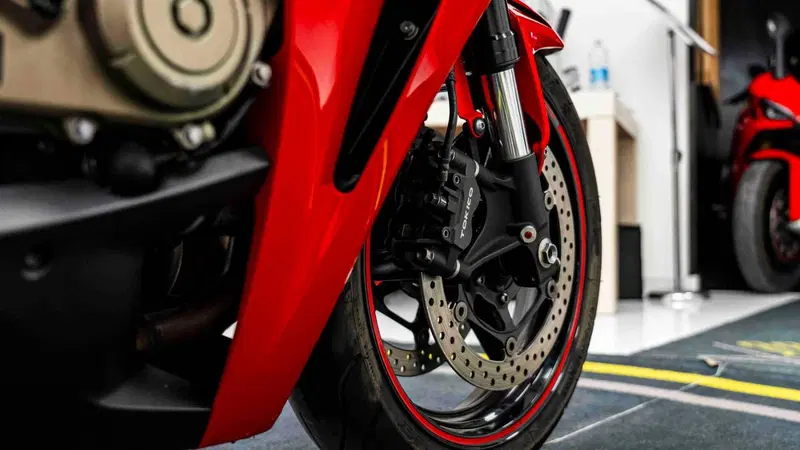 Honda CBR 1000 RR Fireblade (2008 - 11) (15)