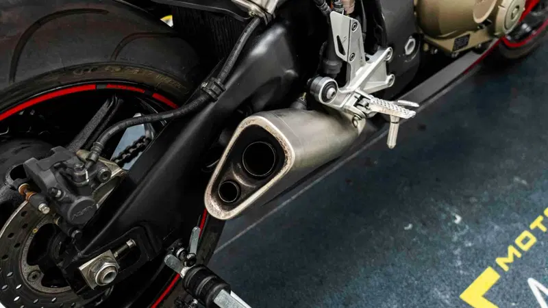 Honda CBR 1000 RR Fireblade (2008 - 11) (16)