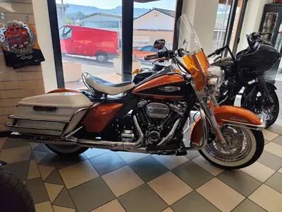 Harley-Davidson Electra Glide Highway King (2023) usata