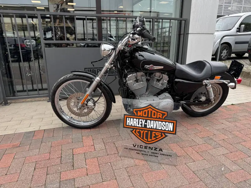 Harley-Davidson 883 Custom (2006 - 07) - XL 883C (2)