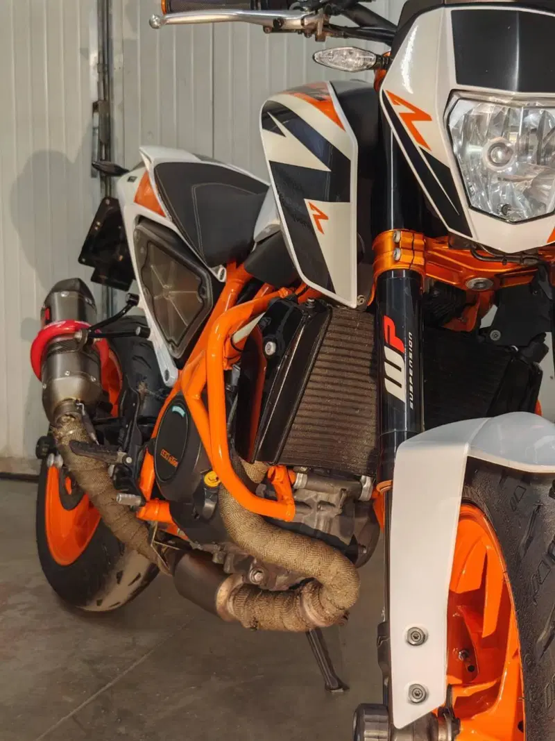 KTM 690 Duke R (2010 - 15) (2)