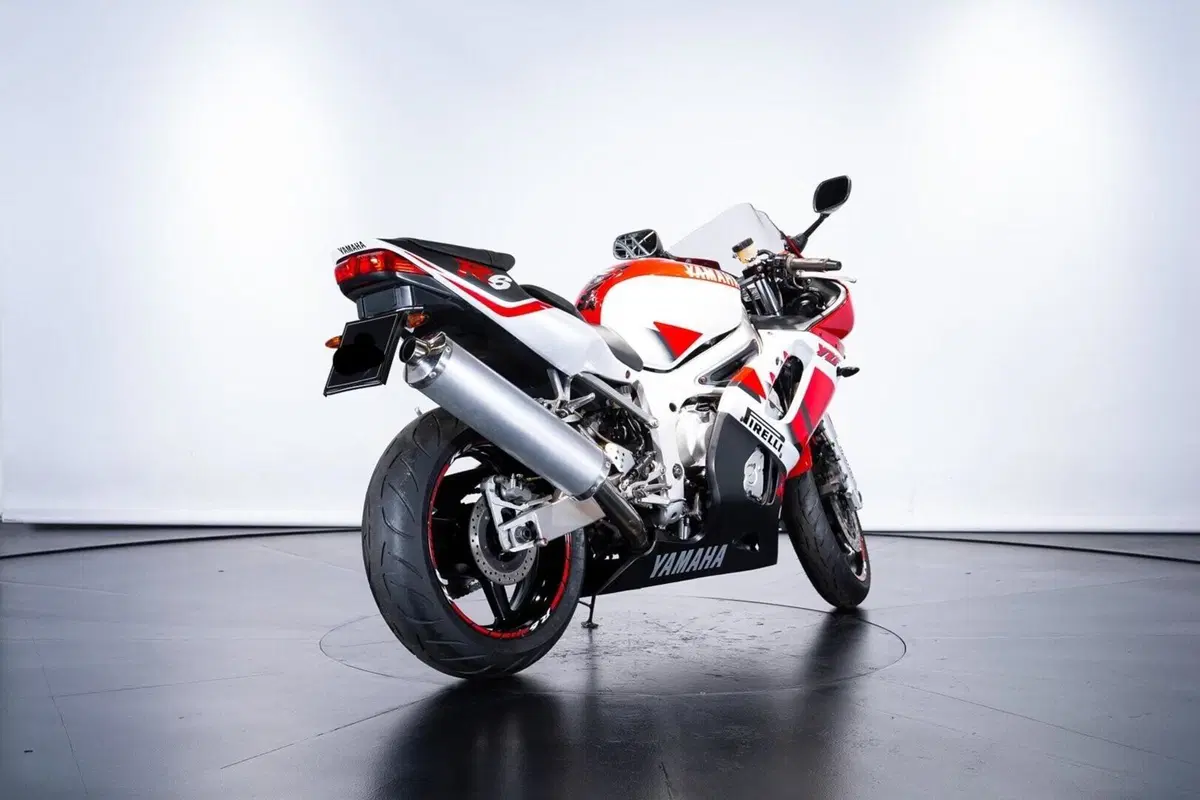 Yamaha YZF R6 (1999 - 00)