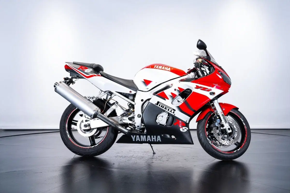 Yamaha YZF R6 (1999 - 00) (3)
