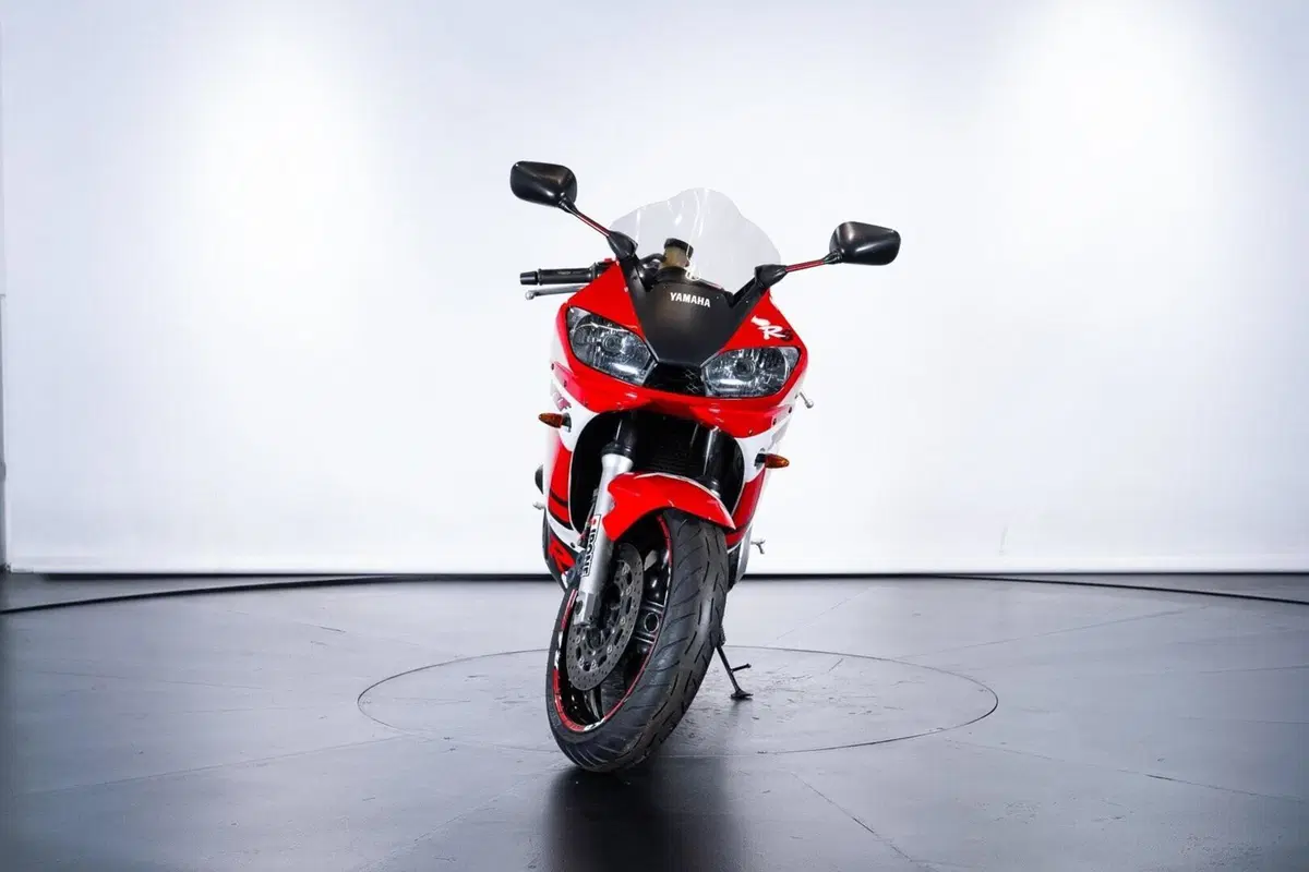 Yamaha YZF R6 (1999 - 00) (5)
