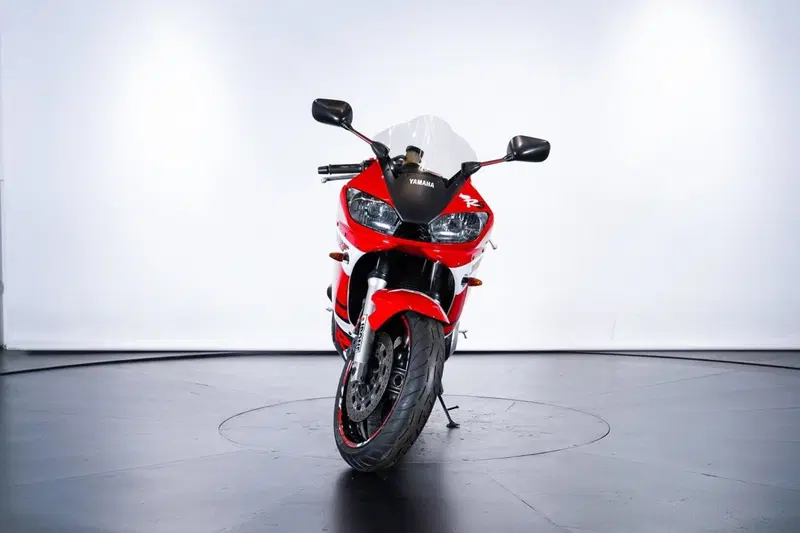 Yamaha YZF R6 (1999 - 00) (5)