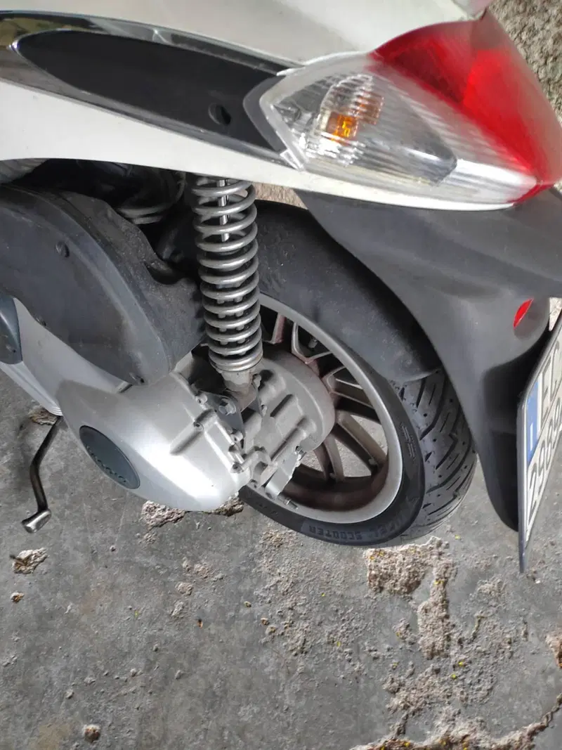 Piaggio Liberty 150 3V Full Optional (2013 - 15) (3)