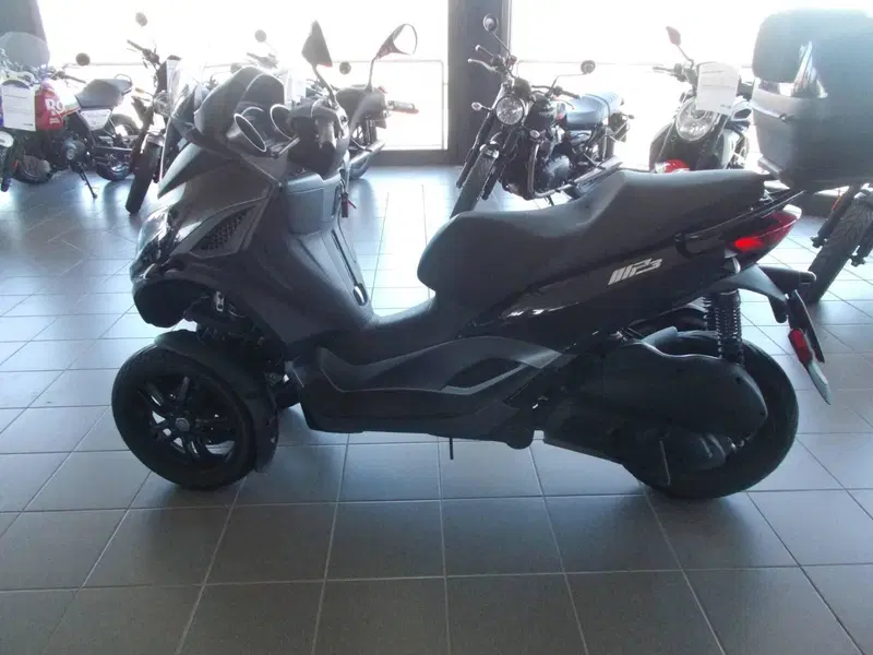 Piaggio MP3 300 ABS Hpe (2021 - 24) (4)