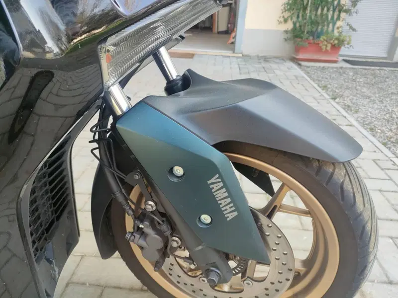 Yamaha X-Max 300 Tech Max (2021 - 24) (4)