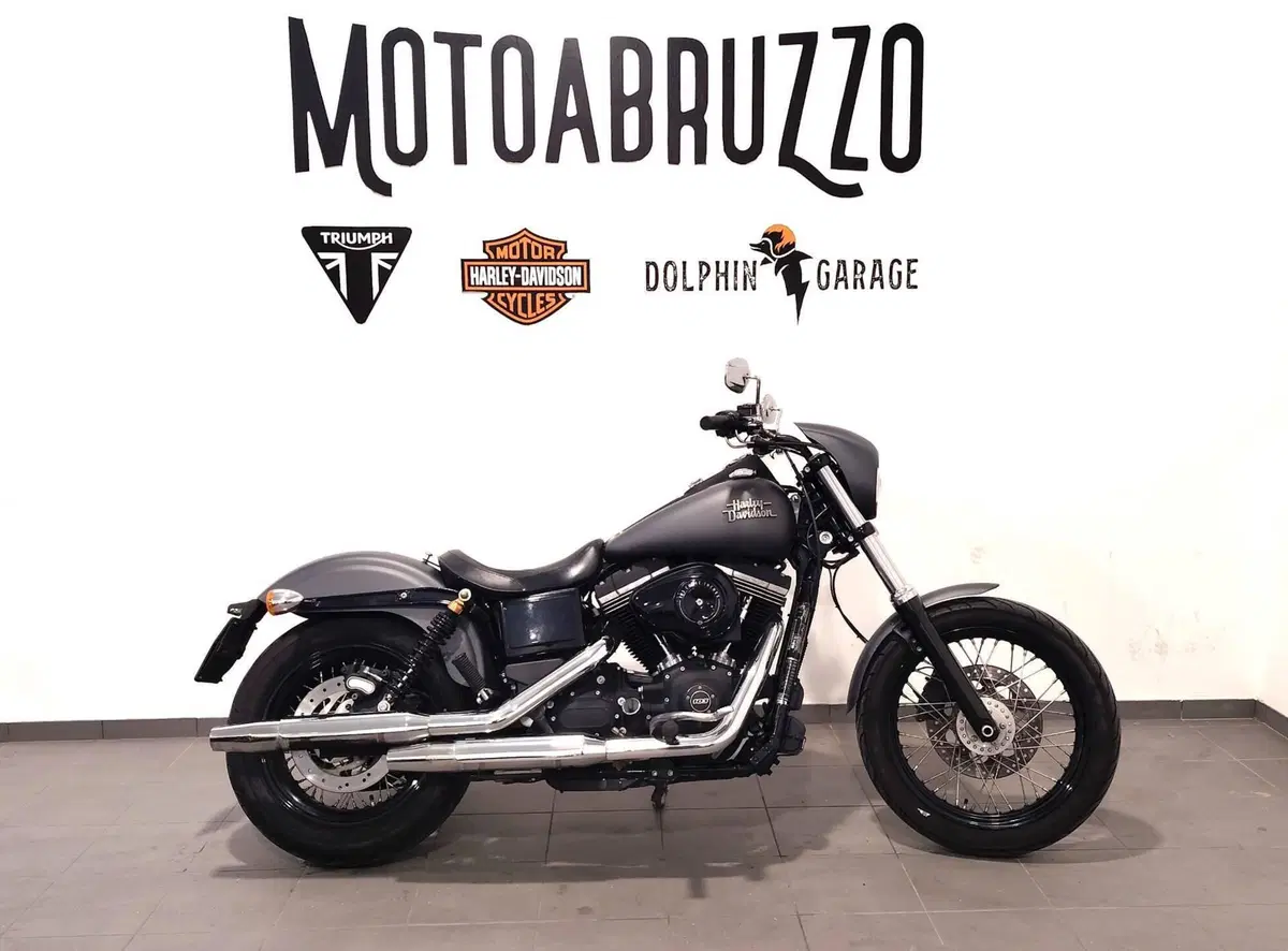 Harley-Davidson 1690 Street Bob (2017) - FXDB