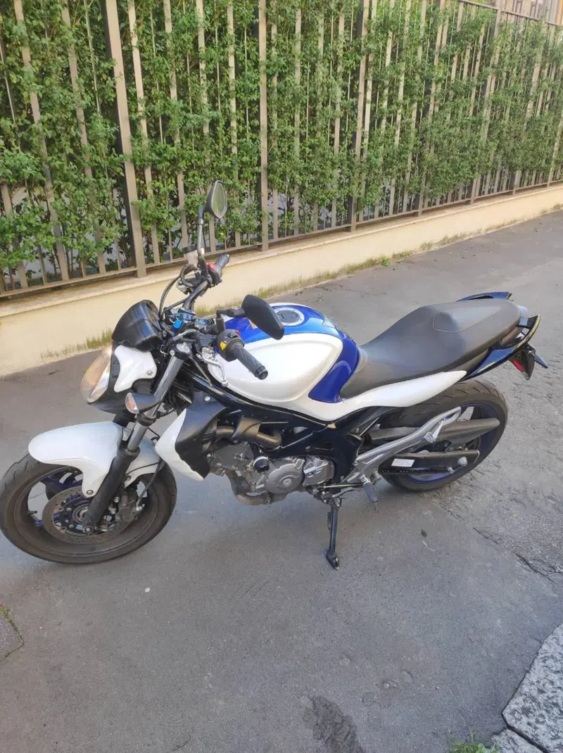 Suzuki Gladius 650 SFV ABS (2009 - 15)
