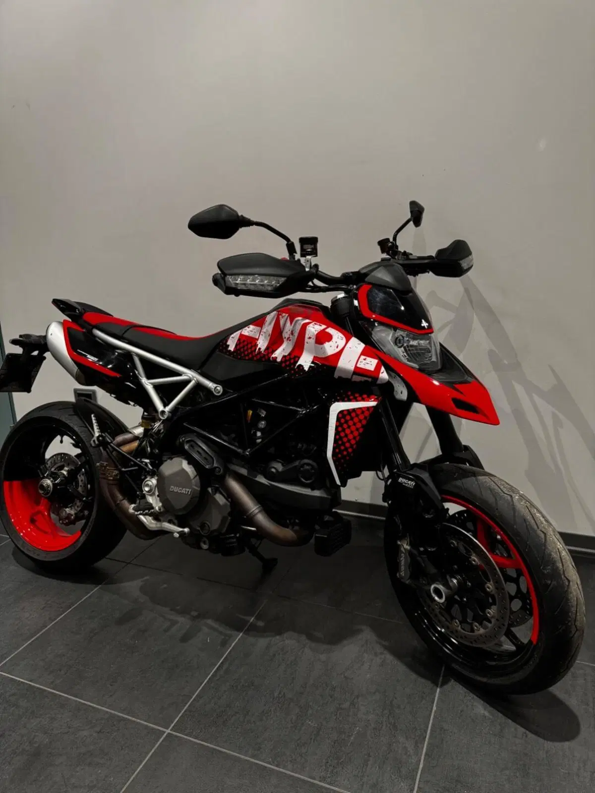 Ducati Hypermotard 950 RVE (2022 - 25) (3)